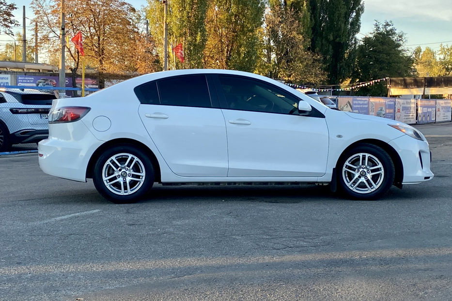 Продам Mazda 3 2013 года в Киеве