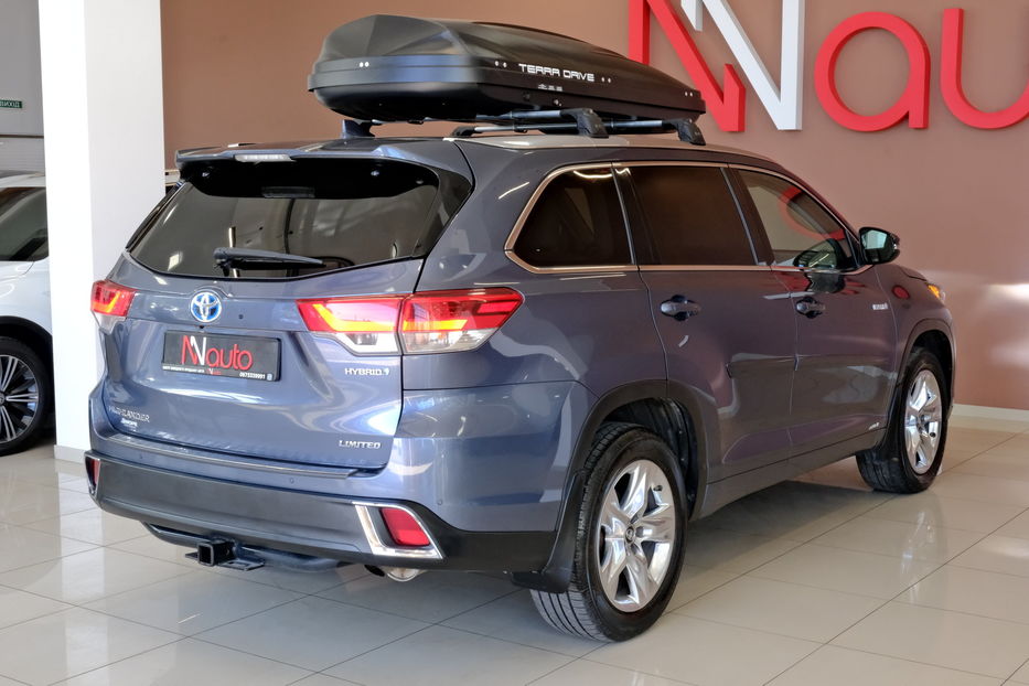 Продам Toyota Highlander Hybrid 2020 года в Одессе