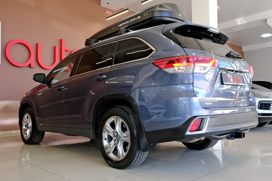 Продам Toyota Highlander Hybrid 2020 года в Одессе