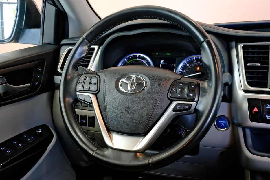 Продам Toyota Highlander Hybrid 2020 года в Одессе