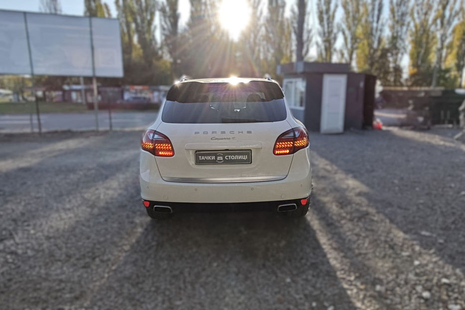 Продам Porsche Cayenne 2013 года в Киеве