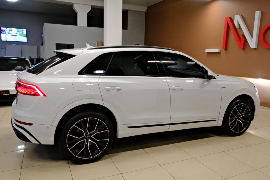 Продам Audi Q8 SLine  2021 года в Одессе