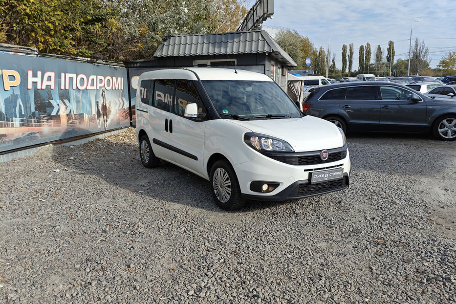 Продам Fiat Doblo пасс. 2018 года в Киеве