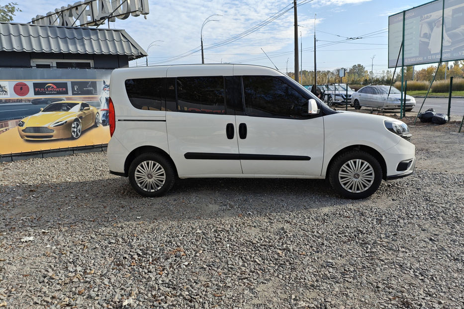 Продам Fiat Doblo пасс. 2018 года в Киеве