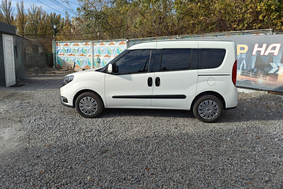 Продам Fiat Doblo пасс. 2018 года в Киеве