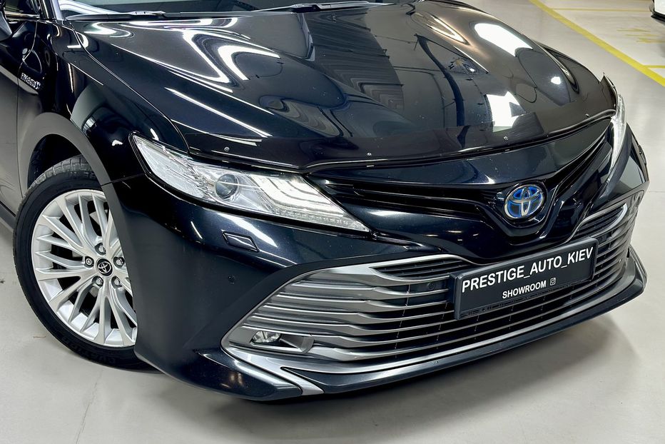 Продам Toyota Camry 2.5 Hybrid E-CVT 2019 года в Киеве