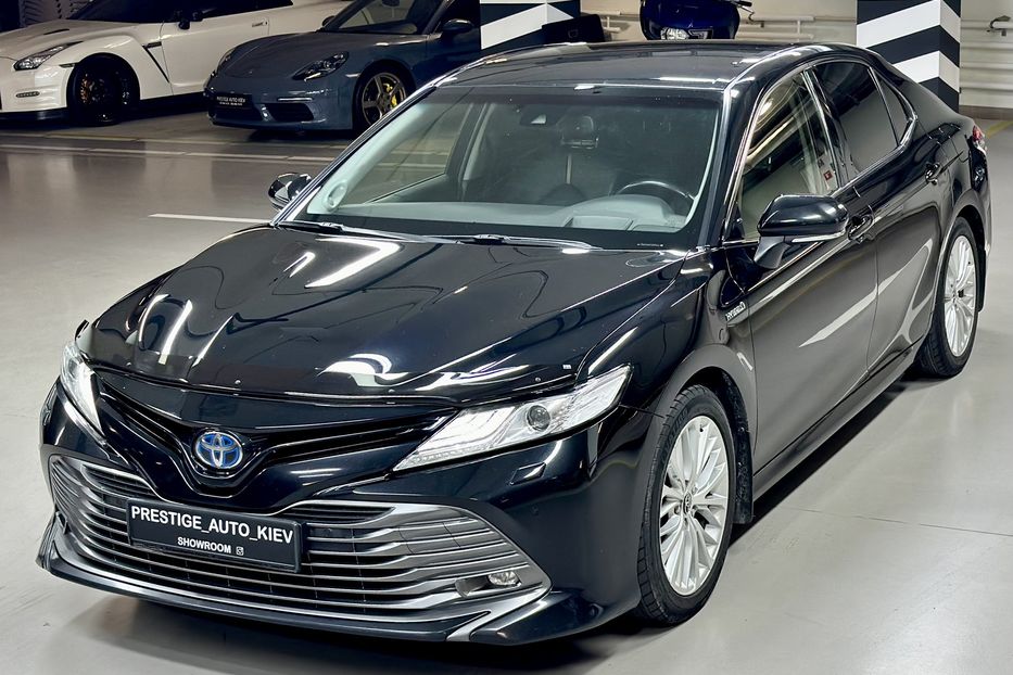 Продам Toyota Camry 2.5 Hybrid E-CVT 2019 года в Киеве