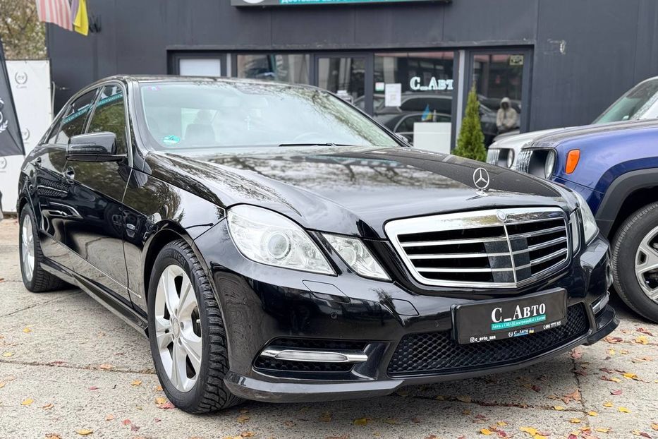 Продам Mercedes-Benz E-Class 350 2012 года в Черновцах