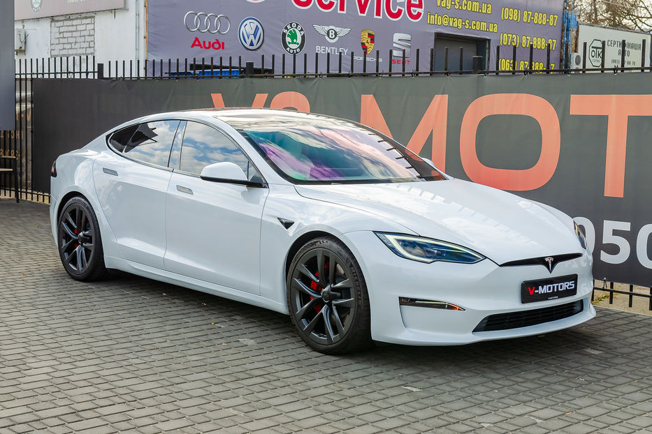 Продам Tesla Model S Plaid 2023 года в Киеве