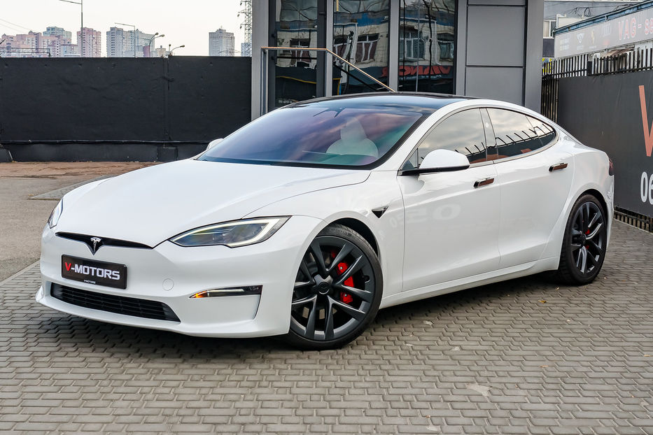 Продам Tesla Model S Plaid 2023 года в Киеве