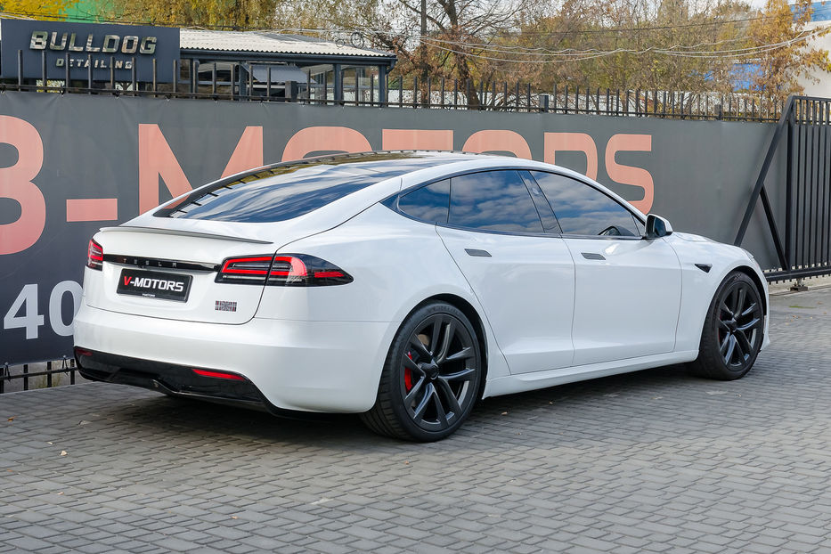 Продам Tesla Model S Plaid 2023 года в Киеве