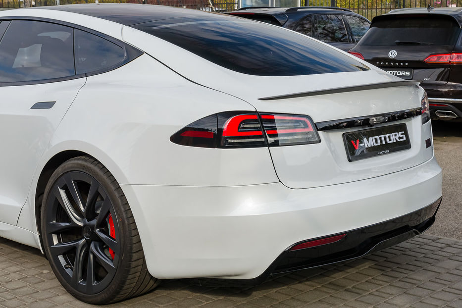 Продам Tesla Model S Plaid 2023 года в Киеве