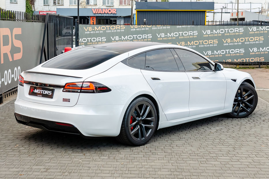 Продам Tesla Model S Plaid 2023 года в Киеве