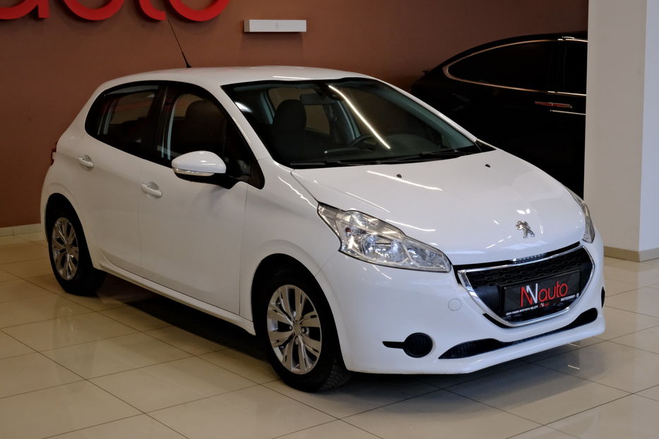 Продам Peugeot 208 2015 года в Одессе