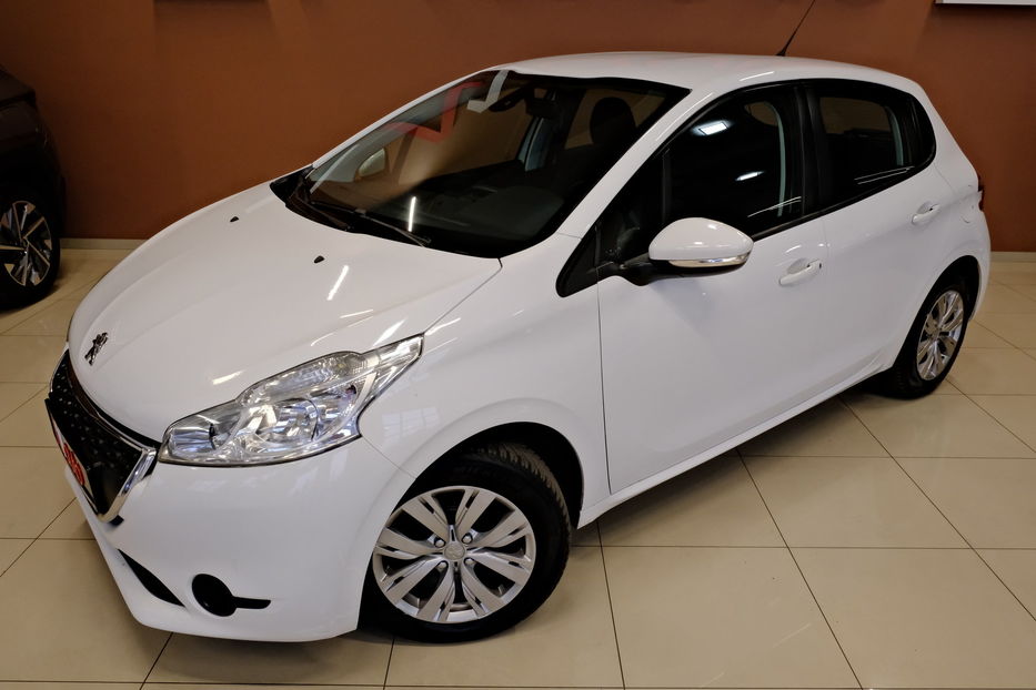 Продам Peugeot 208 2015 года в Одессе