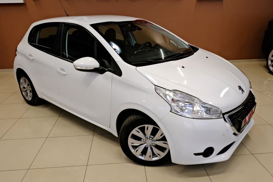 Продам Peugeot 208 2015 года в Одессе