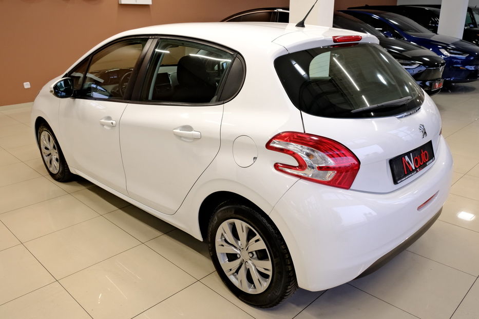 Продам Peugeot 208 2015 года в Одессе