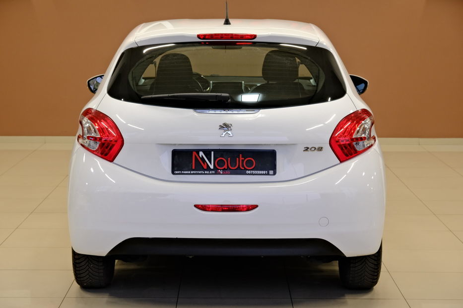 Продам Peugeot 208 2015 года в Одессе