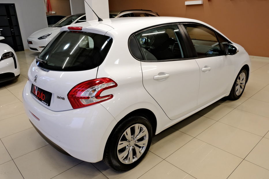 Продам Peugeot 208 2015 года в Одессе