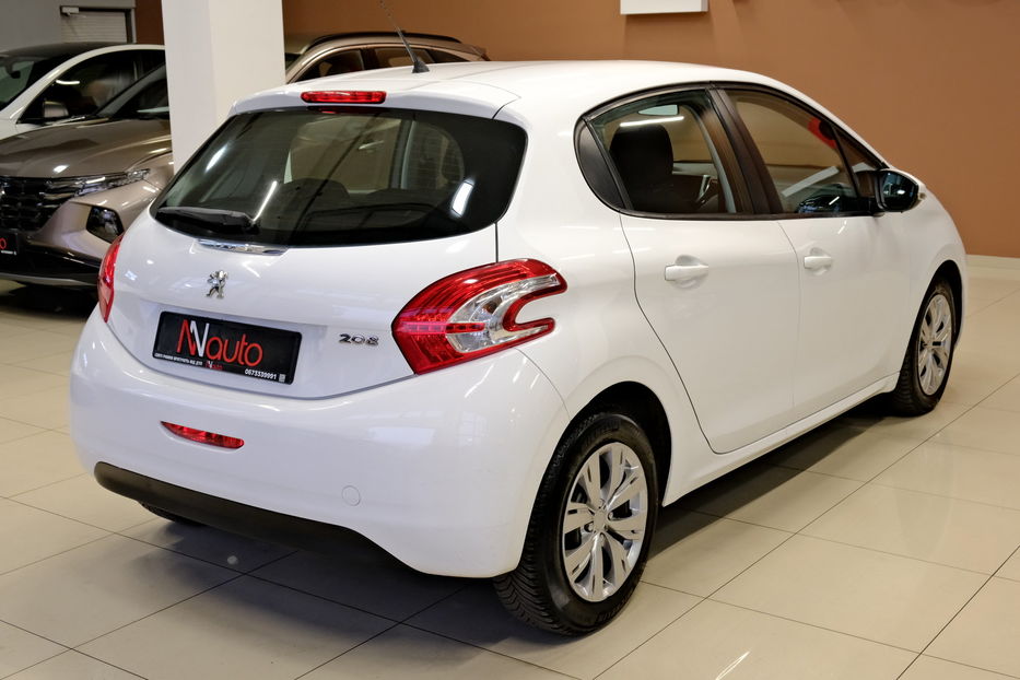 Продам Peugeot 208 2015 года в Одессе