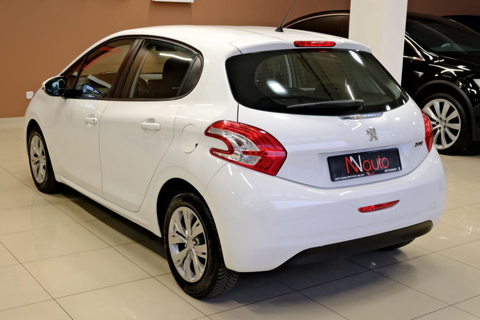 Продам Peugeot 208 2015 года в Одессе