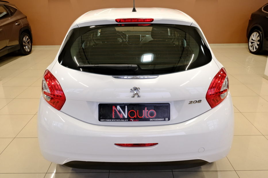 Продам Peugeot 208 2015 года в Одессе