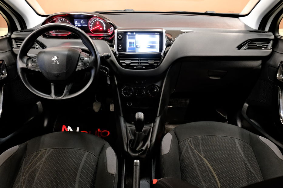 Продам Peugeot 208 2015 года в Одессе