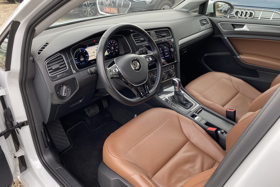 Продам Volkswagen e-Golf КамераСліпізониКруїзDynaudio 2019 года в Львове