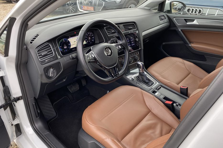 Продам Volkswagen e-Golf КамераСліпізониКруїзDynaudio 2019 года в Львове