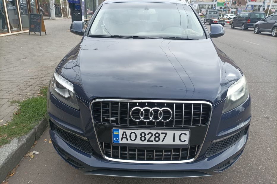 Продам Audi Q7 максимал 2012 года в Одессе