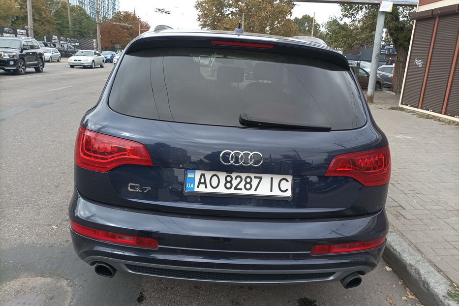 Продам Audi Q7 максимал 2012 года в Одессе