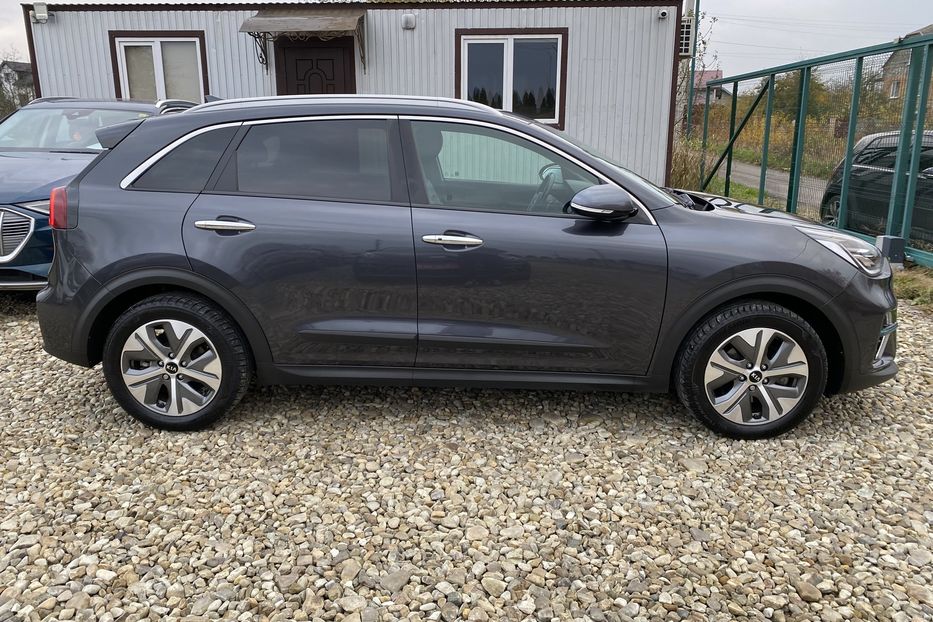 Продам Kia Niro Макс. комплектація Prestige 2019 года в Львове