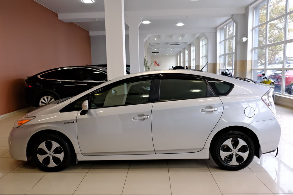 Продам Toyota Prius 2016 года в Одессе