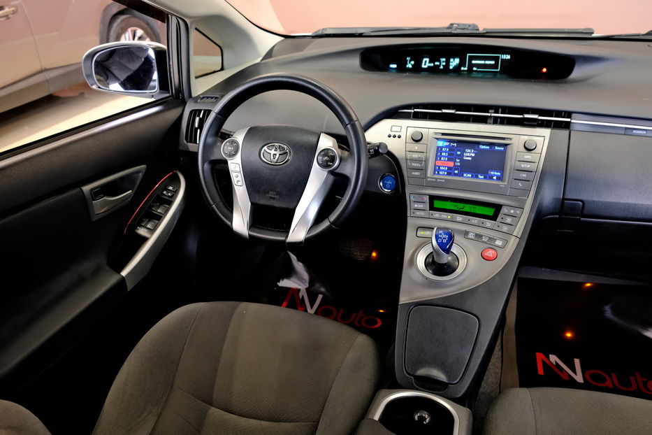 Продам Toyota Prius 2016 года в Одессе