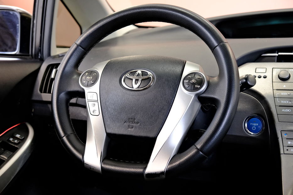 Продам Toyota Prius 2016 года в Одессе