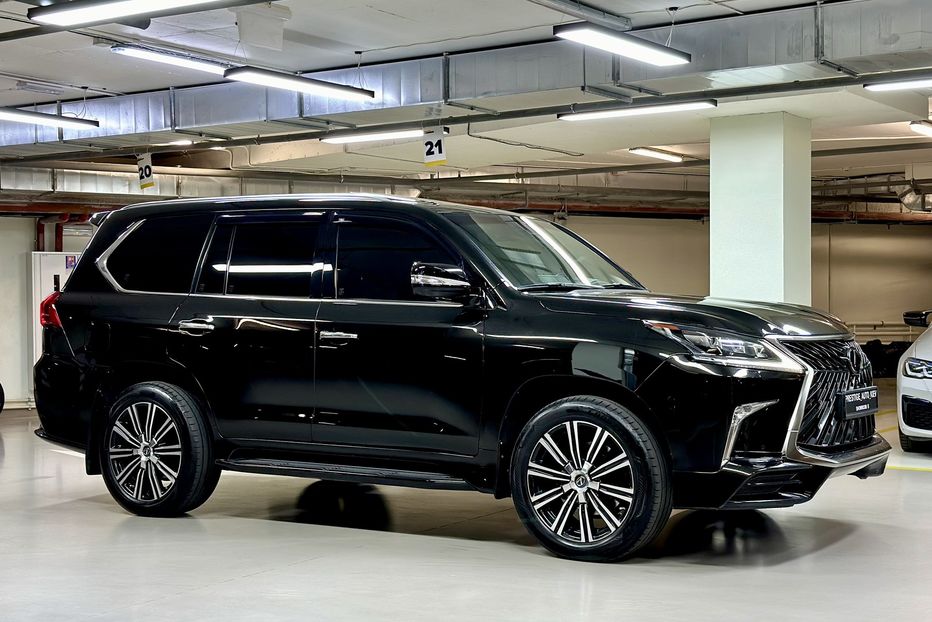 Продам Lexus LX 570 F-Sport 2018 года в Киеве