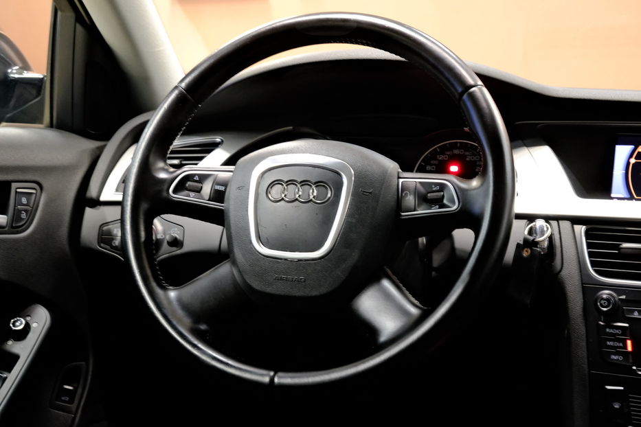 Продам Audi A4 2011 года в Одессе