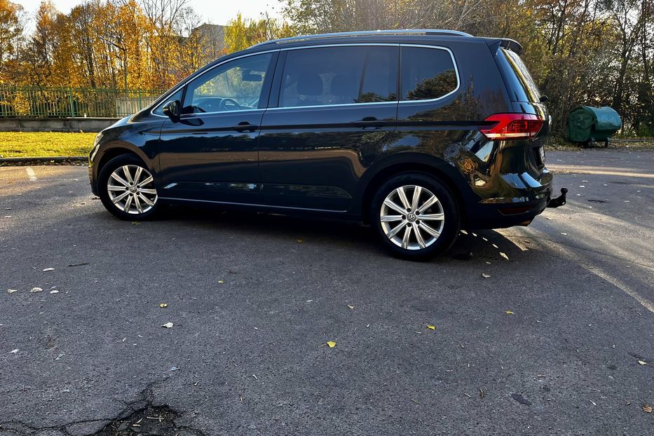 Продам Volkswagen Touran Comfortline 110кв/150к.с. 2019 года в Житомире