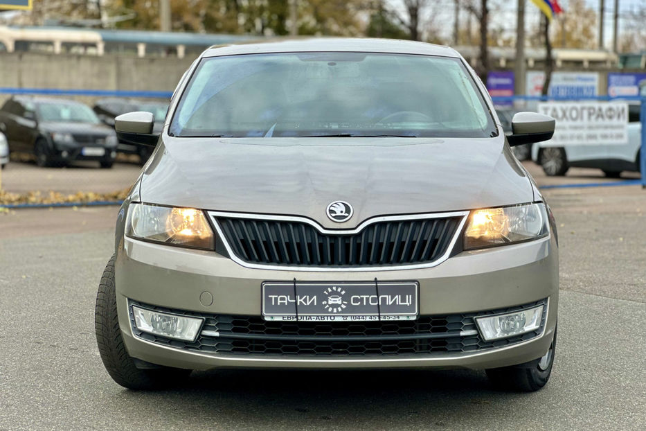 Продам Skoda Rapid 2013 года в Киеве