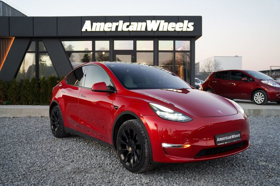 Продам Tesla Model Y LONG RENGE DUAL MOTOR 2023 года в Черновцах