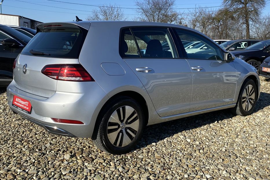 Продам Volkswagen e-Golf 35.8kWh 100кВт/136к.с ТЕПЛОВИЙ 2020 года в Львове