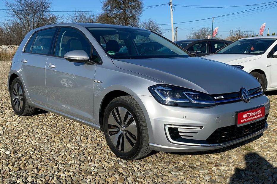 Продам Volkswagen e-Golf 35.8kWh 100кВт/136к.с ТЕПЛОВИЙ 2020 года в Львове