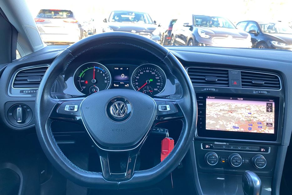 Продам Volkswagen e-Golf 35.8kWh 100кВт/136к.с ТЕПЛОВИЙ 2020 года в Львове