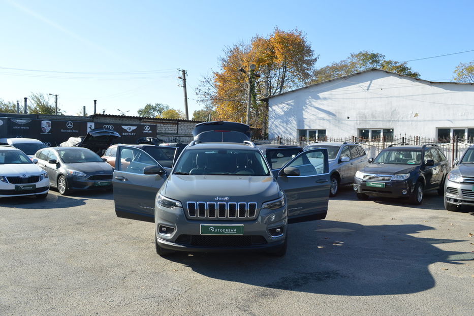 Продам Jeep Cherokee Latitude Plus 2019 года в Одессе