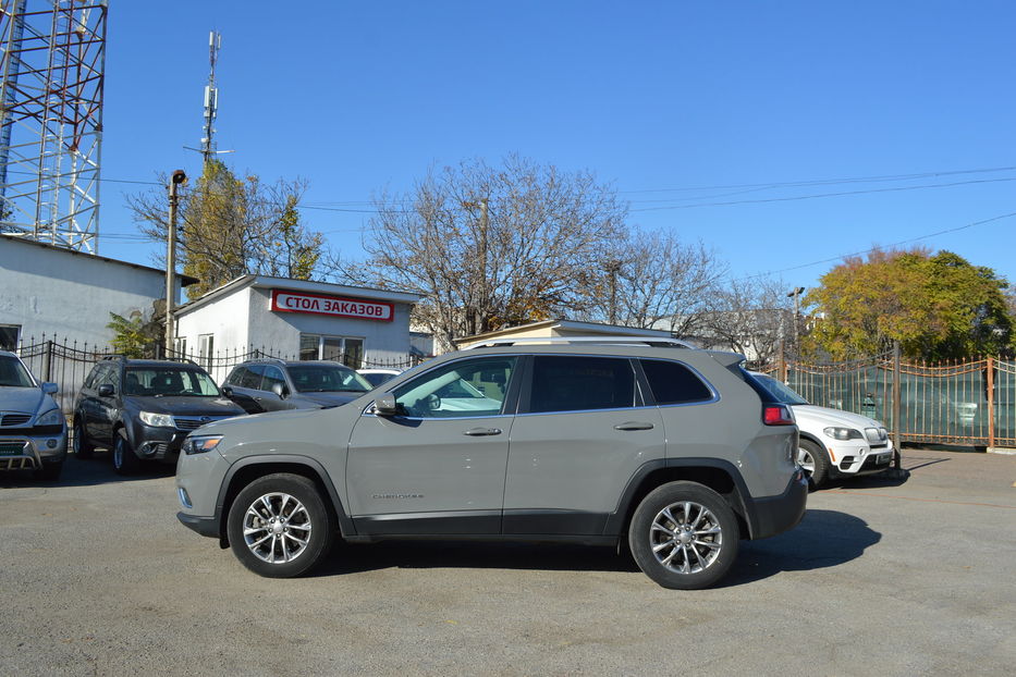 Продам Jeep Cherokee Latitude Plus 2019 года в Одессе