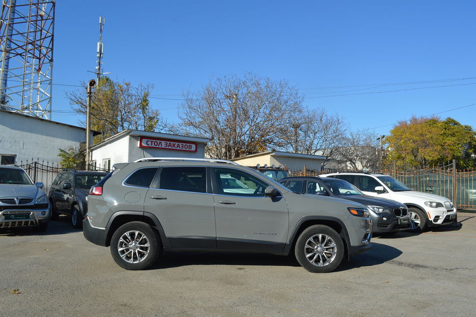 Продам Jeep Cherokee Latitude Plus 2019 года в Одессе