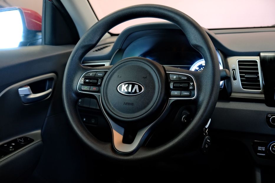 Продам Kia Niro 2018 года в Одессе