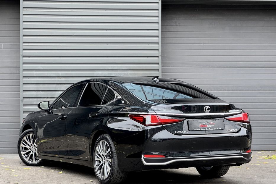 Продам Lexus ES 250 2021 года в Киеве