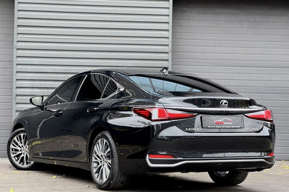 Продам Lexus ES 250 2021 года в Киеве