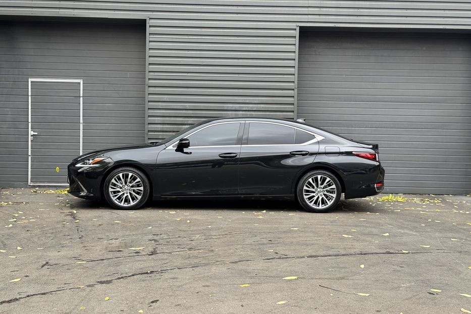 Продам Lexus ES 250 2021 года в Киеве